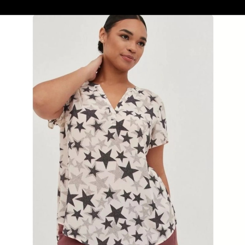 EUC Torrid Brqns Georgette Shirt Blush Pink Gray Stars Sz 4